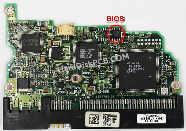 Pasos para cambiar el chip BIOS en 07N5808 placa lógica disco duro Hitachi