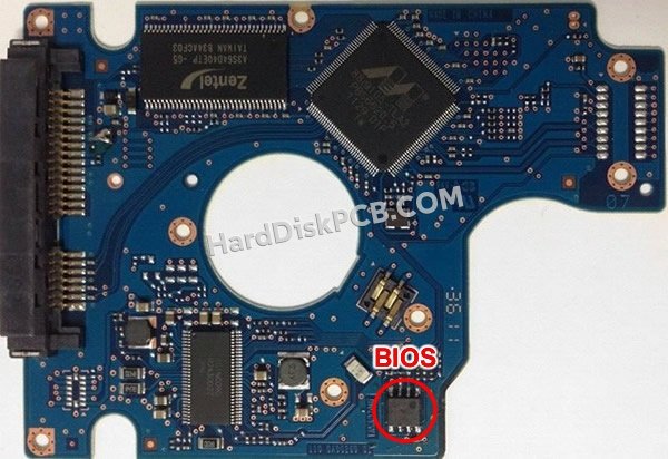 Pasos para cambiar el chip BIOS en 0J21683 placa lógica disco duro Hitachi